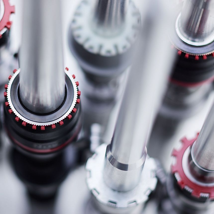 Novibra clamping and catching crowns overview